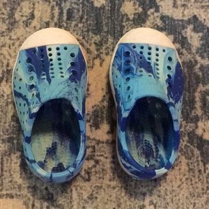 Native shoes  blue marble toddler size 5